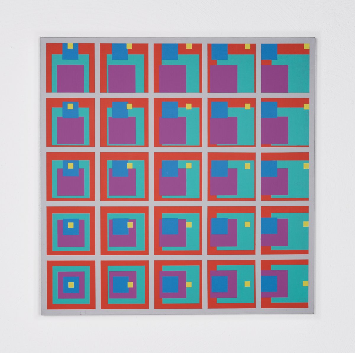 5 farbige quadrate übereinander