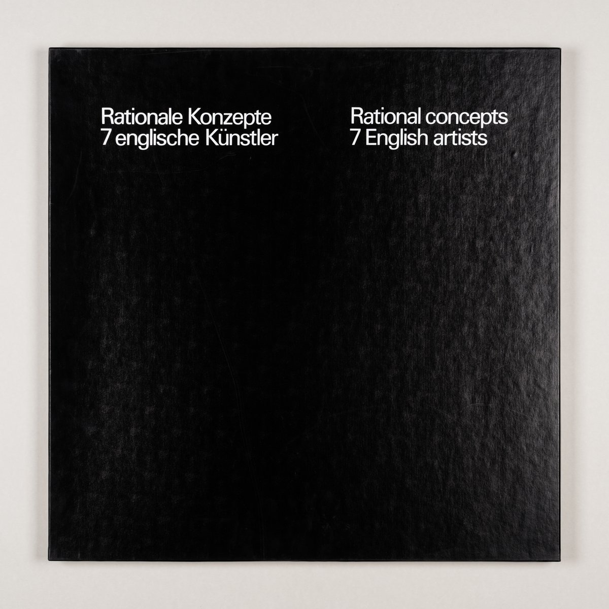 portfolio cassette: &quot;rational concepts – 7 english artists&quot; (1977), cardboard, laminated, 63 x 63 cm