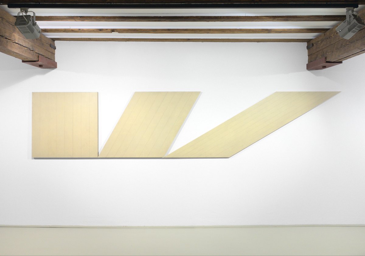 view of installation: &quot;progression gegen unendlich 90°, 60°, 30°&quot; (1981), wood, varnished, 90 x 426 cm