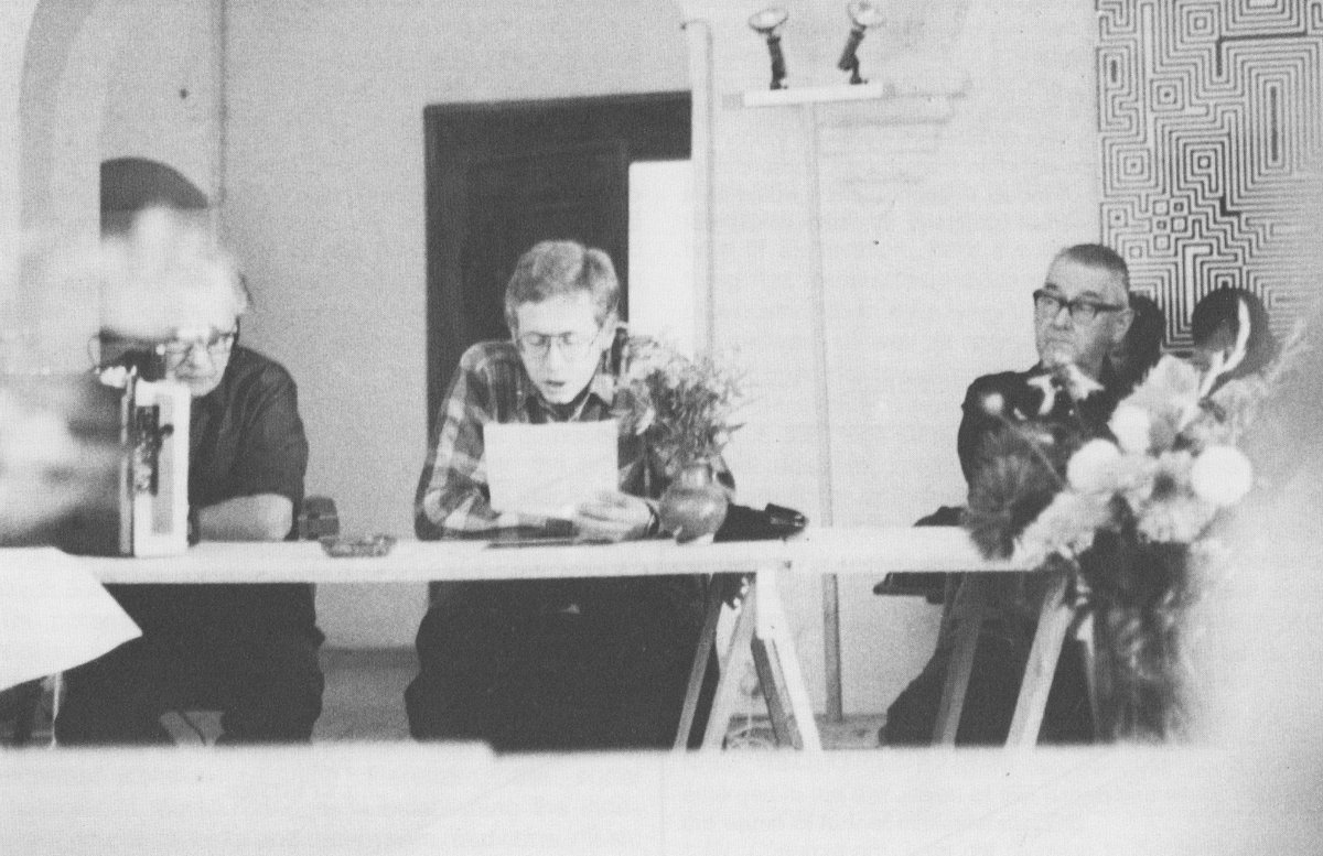 frits bless at &quot;symposium theorie und praxis der konstruktiven kunst heute&quot; at schloss buchberg, 1979