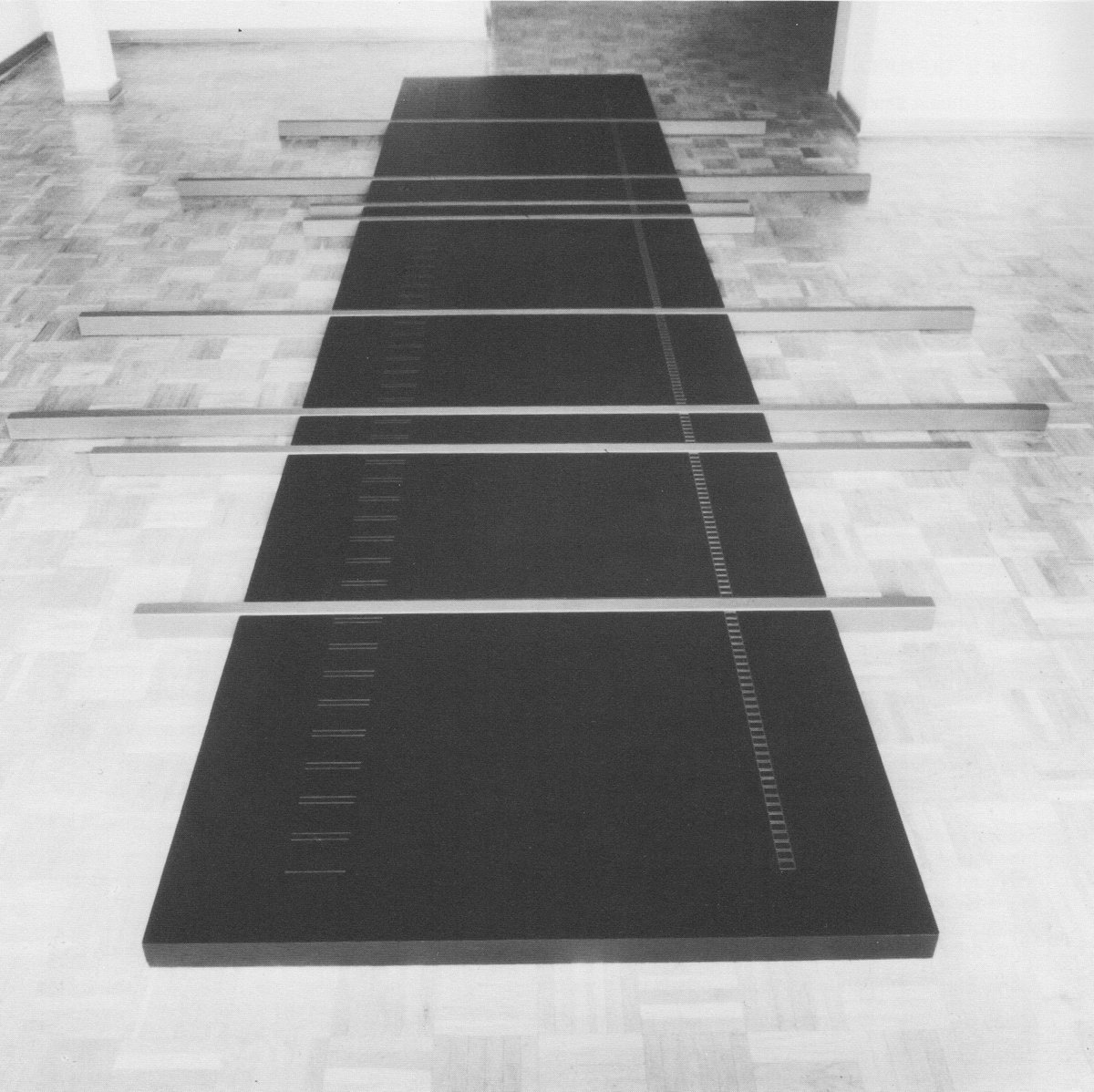 &quot;time sculpture of black&quot; (1986), acrylic paint on wood, 470 x 250 x 6 cm